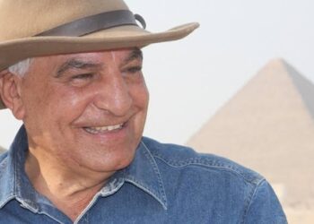 وزير السياحة والآثار يصدر قراراً وزاريا بتشكيل لجنة علمية برئاسة زاهي حواس لمراجعة مشروع الترميم المعماري لهرم منكاورع بمنطقة أثار الهرم