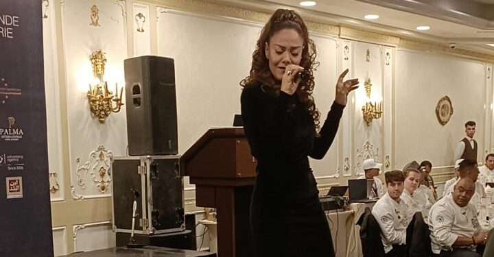 المطربه فينوس بشكل جديد في “عملالك قلق”