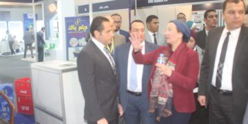 وزيرة البيئة ياسمين فؤاد في زيارة لجناح شركة دلتا لتصنيع البالتات بمعرض egy plast ٢٠٢٤