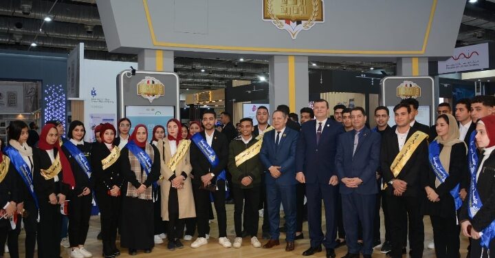 وزير التعليم العالي يتابع جهود الجامعات المشاركة بمعرض القاهرة الدولي للكتاب