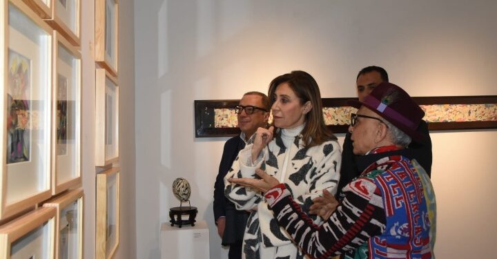 وزيرة الثقافة تفتتح معرِض “فانتازيا السيريالية” لوليد عوني بجاليري بيكاسو