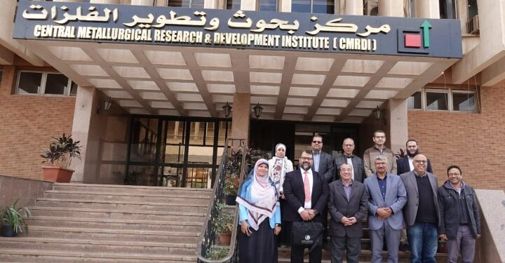 التعليم العالي والبحث العلمي : بحوث الفلزات يبحث التعاون مع المركز الليبي لبحوث ودراسات الطاقة الشمسية فى مجال الهيدروجين الأخضر