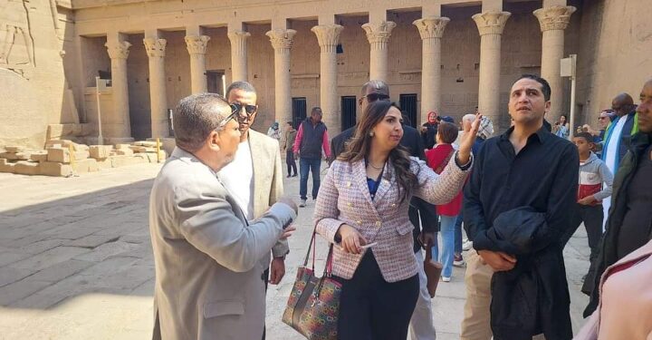 النائبة نشوى الشريف تزور معبد فيله وتتابع مراحل تطوير البوابات الإلكترونية