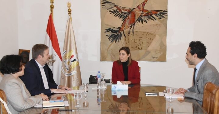 وزيرة الثقافة تلتقي مدير المجلس البريطاني لبحث المزيد من التعاون خلال الفترة المقبلة