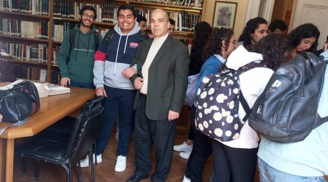 طلاب من مختلف الجامعات المصرية فى زيارة مكتبة القاهره الكبرى