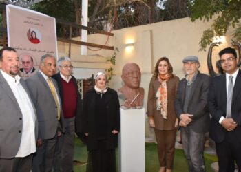 وزيرة الثقافة تشهد انطلاق صالون شاكر عبد الحميد الثقافي وتزيح الستار عن تمثال يخلد مسيرة عطائه