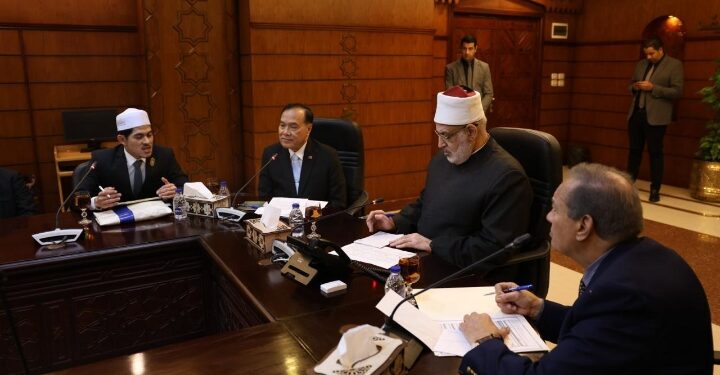 وكيل الأزهر يستقبل وفدا تايلانديا رفيع المستوى لبحث تعزيز التعاون