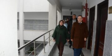 رئيس الجامعة في زيارة تفقدية مفاجأة بكلية التمريض