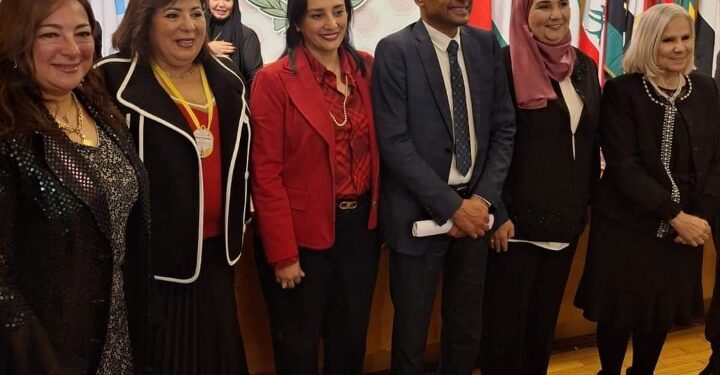 رئيس البورصة المصرية يشارك في مؤتمر جمعية سيدات أعمال مصر 21
