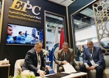 برعاية وزير التعليم العالي والبحث العلمي هيئة الاستشعار من البُعد توقع بروتوكول تعاون مع شركة البتروكيماويات المصرية