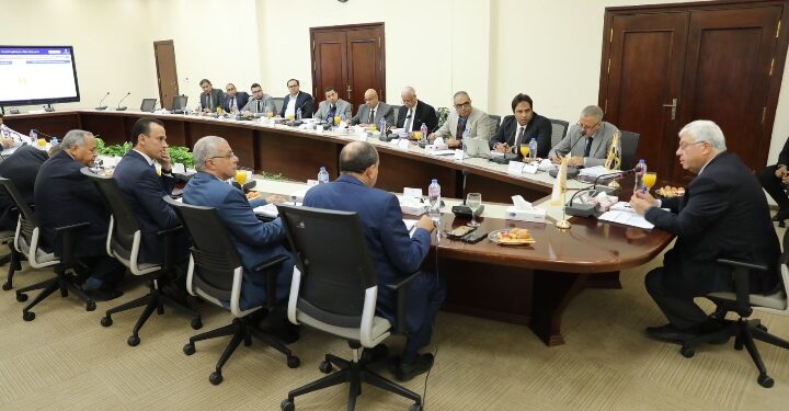 وزير التعليم العالي يرأس اجتماع مجلس إدارة هيئة دعم وتطوير الجامعات