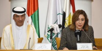 وزيرة الثقافة تُكرم الفائزين بملتقى الشارقة الثقافي تقديرًا لعطائهم الفكري الُمتميز