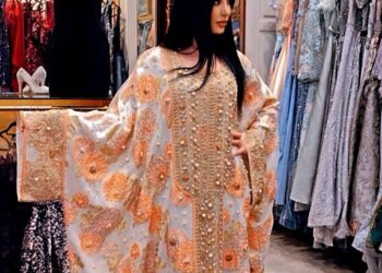 اطلاق أغلى قطعة أزياء تراثية اماراتية مرصعة بالمجوهرات قيمتها مليون ومئتي ألف درهم