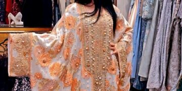 اطلاق أغلى قطعة أزياء تراثية اماراتية مرصعة بالمجوهرات قيمتها مليون ومئتي ألف درهم