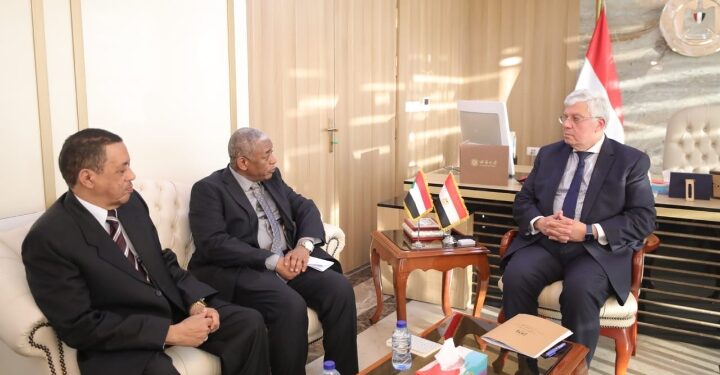 وزير التعليم العالي يلتقي السفير السوداني بالقاهرة لبحث سبل التعاون المشترك بين البلدين