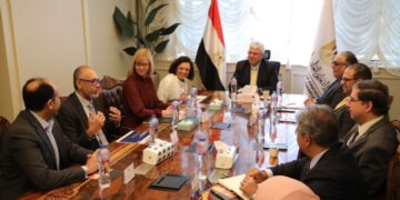 وزير التعليم العالي يُناقش مع وفد “الكلية الملكية البريطانية لأمراض النساء والتوليد” التعاون الأكاديمي فى مجال صحة المرأة