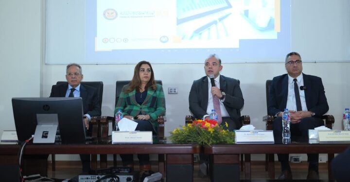 الرقابة المالية تعقد لقاء مع أعضاء هيئة تدريس وطلاب جامعة حورس بدمياط لتعزيز مستويات الثقافة المالية