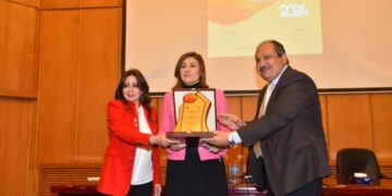 وزيرة الثقافة تفتتح المؤتمر الدُولي الثالث لمعهد النقد الفني بعنوان “الوعي النقدي وتحولات الإبداع” في أكاديمية الفنون