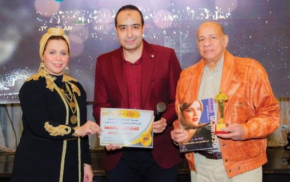 تكريم الفنان القدير عيد أبو الحمد في حفل توقيع كتاب(مطبخ و فاشون أخبار العرب)