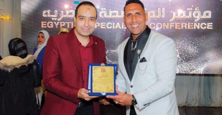 المستشار الإعلامي حمدي محمد يتوجه بالشكر لشركة الصخرة للحراسات الخاصة برئاسة الكابتن أحمد المحمدي على حسن تنظيم و تأمين حفل توقيع كتاب(مطبخ و فاشون أخبار العرب)