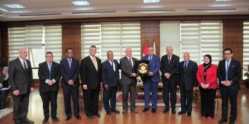 رئيس جامعة كفر الشيخ يستقبل لجنة الدراسات القانونية بالمجلس الأعلى للجامعات لتفقد كلية الحقوق بالجامعة