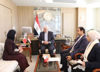 وزير التعليم العالي يبحث مع سفيرة البحرين سبل التعاون المشترك في مجالات التعليم العالي والبحث العلمي