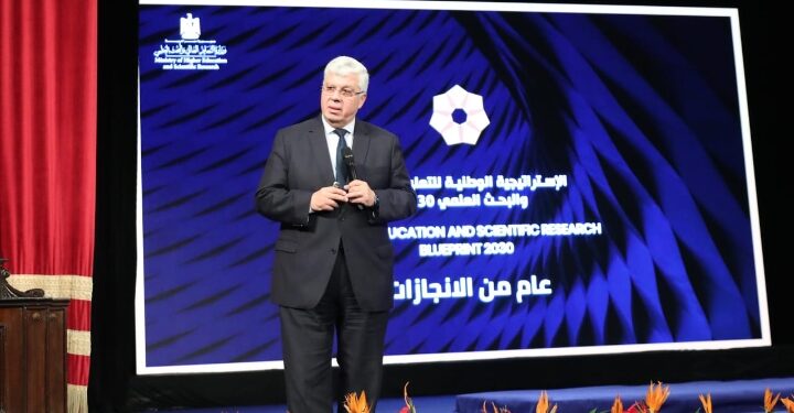 وزير التعليم العالي : تطوير المنظومة التعليمية والبحثية يحظى باهتمام كبير من القيادة السياسية