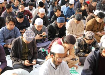 وكيل الأزهر : الإفطار الجماعي للطلاب الوافدين بالجامع الأزهر لإدخال الفرحة في قلوبهم وإشعارهم بأنهم في بلدهم