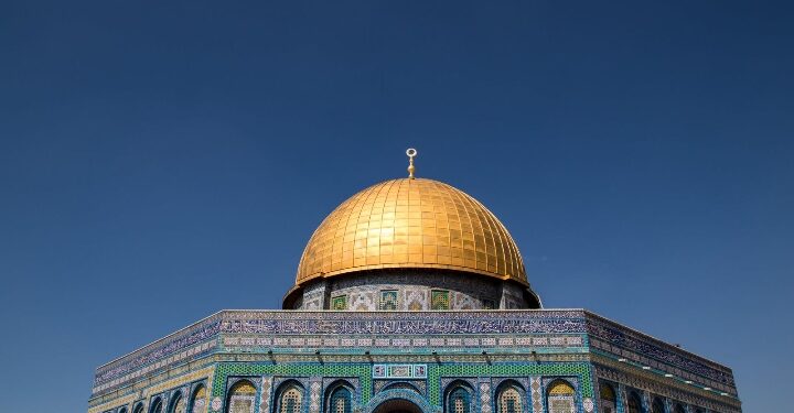 الكشف عن إعلان مهرجان “طوفان القوافي” الدولي للشعر العربي