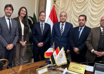 وزير التموين يجتمع بسفير فرنسا في إطار المتابعة الدورية للمشروعات التي تتم بالتعاون مع الحكومة الفرنسية