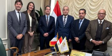 وزير التموين يجتمع بسفير فرنسا في إطار المتابعة الدورية للمشروعات التي تتم بالتعاون مع الحكومة الفرنسية
