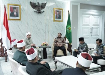من إندونيسيا شرقًا إلى إيطاليا غربًا .. مبعوثو مجلس حكماء المسلمين يحييون شعائر ليالي شهر رمضان المبارك وينشرون الوسطية والتسامح والاعتدال