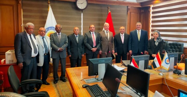 التعليم العالي : اللجنة المُختصة بترشيح رؤساء الجامعات تواصل أعمالها بمقابلة المُرشحين لرئاسة جامعة أسوان وأكاديمية السادات للعلوم الإدارية