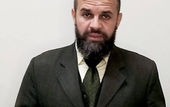 **وزارة العمل توضح حالات استحقاق المرأة إجازة دون أجر لمدة عامين