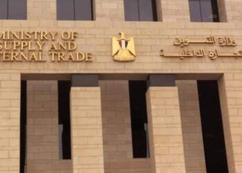 وزير التموين  :  الدولة ممثلة في الهيئه العامة للسلع التموينية سوف تتحمل زيادة التكلفة في انتاج رغيف الخبز  البلدي نتيجة زيادة سعر السولار او الغاز