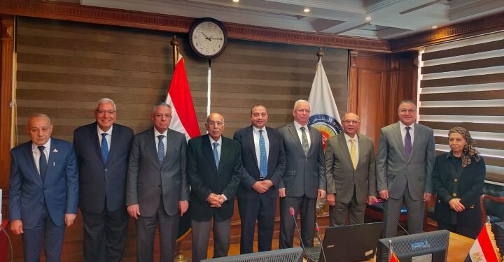 التعليم العالي : اللجنة المُختصة بترشيح رؤساء الجامعات تواصل أعمالها بمقابلة المُرشحين لرئاسة جامعة بورسعيد