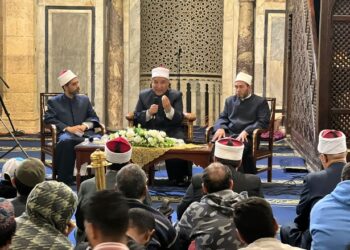 عقب صلاة التراويح .. ملتقى الأزهر للقضايا الإسلامية يبين أخلاق الصحابة في التعامل مع الأزمات