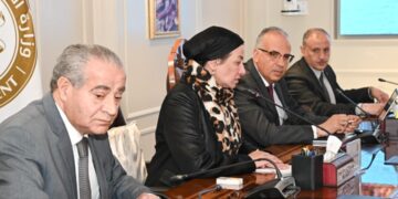 وزراء البيئة والرى والتموين يجتمعون لمناقشة سبل التنسيق المشترك لحماية الموارد المائية من التلوث الصناعى بمنشآت صناعة السكر