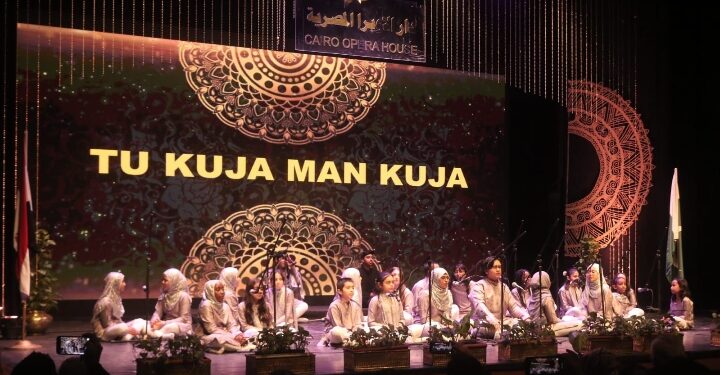 فى انطلاق السهرات العربية والاسلامية بالاوبرا :   باكستان تنقل ملامح تراثها الفنى الى المسرح الصغير