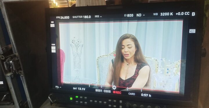 دوللي شاهين تنتهي من فيلم «ميناتيل