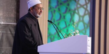 10 أعوام مع حكماء الأمة … مجلس حكماء المسلمين مبادرات رائدة وخطوات سبَّاقة في مواجهة التحديات التي تواجه الأمة الإسلامية والعالم