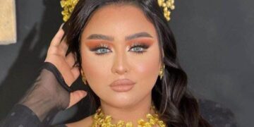 الموديل إسراء جمال تهنئ صديقتها الموديل زهرة سليم بعيد ميلادها