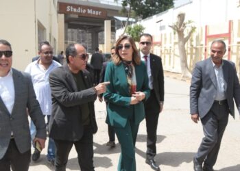 وزيرة الثقافة في جولة مفاجئة باستديو مصر لتفقد بلاتوهات التصوير وتوجه بإحالة عدد من العاملين للتحقيق