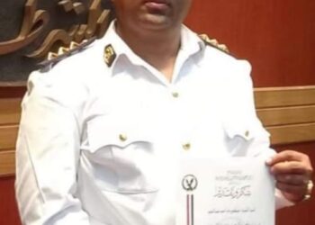 وزير الداخلية يكرم النقيب مصطفي جاد بمرور سوهاج