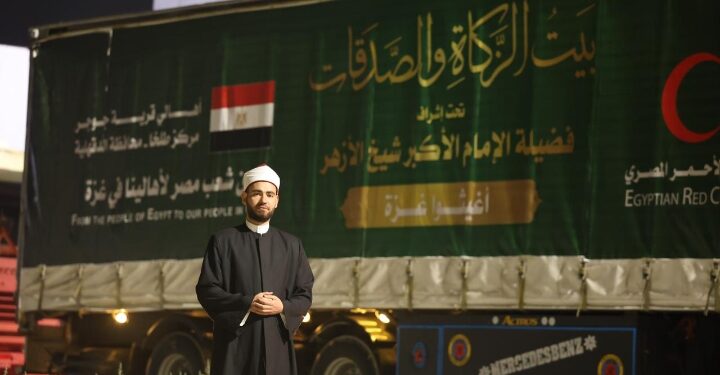 من مصر إلى غزة .. قافلة بيت الزكاة والصدقات تعبر ميناء رفح البري لدعم أشقائنا قبل حلول عيد الفطر