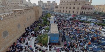 التماسا لليلة القدر .. توافد الآلاف المصلين على الجامع الأزهر