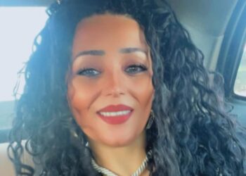 الإعلامية نيفين نصار مقدمة افتتاحية مهرجان(جولدن كوين)في موسمه الثاني