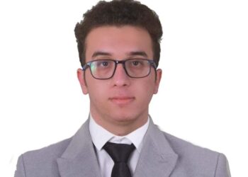 العراق : طالب في جامعة الكوفة  يشارك بإبحاث علمية بمجال جراحة الأعصاب في عدة دول عالمية