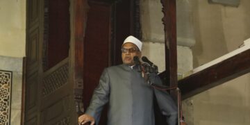 خطبة العيد من الجامع الأزهر  :  اجتماع المسلمين على الصيام والإفطار دعوة لاتحادهم وترابطهم