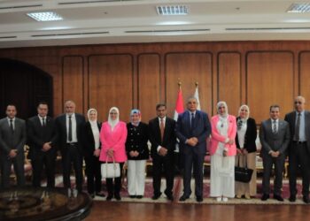 رئيس جامعة كفر الشيخ يستقبل فريق لجنة الاعتماد من الهيئة القومية لضمان جودة التعليم والاعتماد لاعتماد كلية الطب البشري بالجامعة